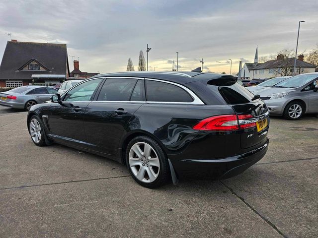 Jaguar XF 2.2d Luxury Sportbrake Auto Euro 5 (s/s) 5dr (2013) - Picture 7