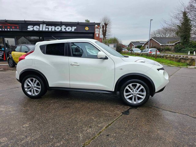 Nissan Juke 1.6 Acenta Euro 5 5dr (2011) - Picture 13