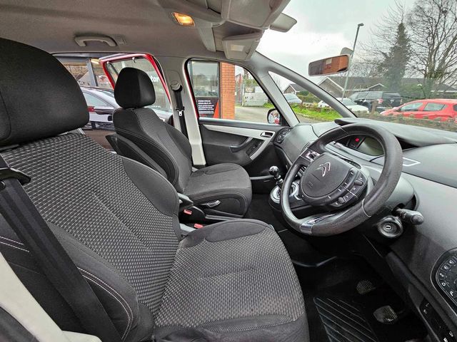 Citroen Grand C4 Picasso 1.6 HDi VTR+ Euro 5 5dr (2011) - Picture 11