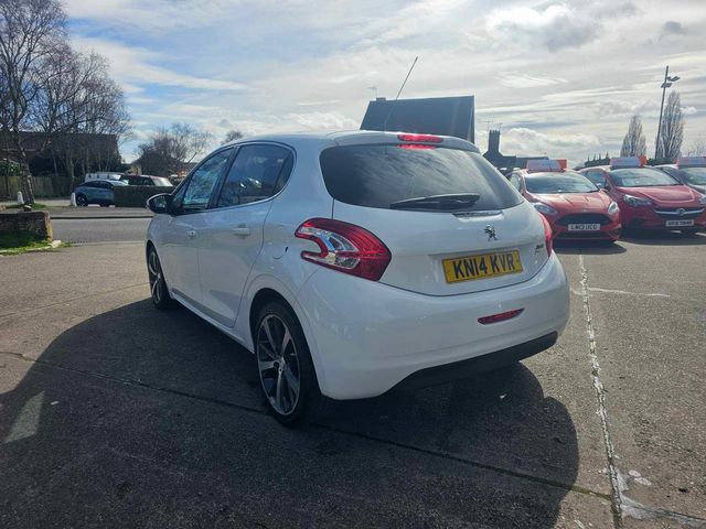 Peugeot 208 1.6 e-HDi Feline Euro 5 (s/s) 5dr (Nav) (2014) - Picture 8