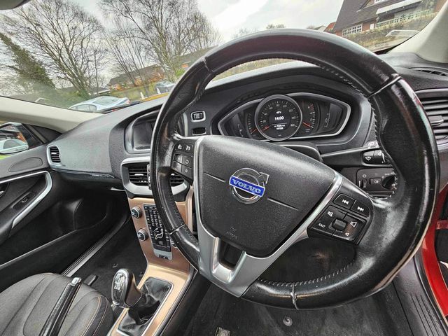 Volvo V40 Cross Country 1.6 D2 SE Euro 5 (s/s) 5dr (2014) - Picture 14