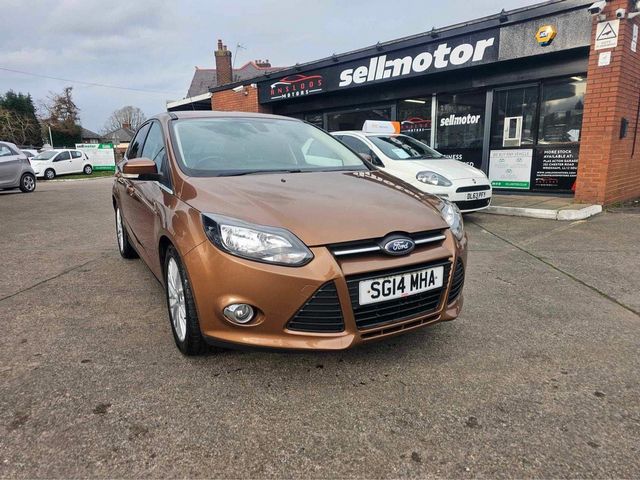 Ford Focus 1.0T EcoBoost Zetec Euro 5 (s/s) 5dr (2014) - Picture 2