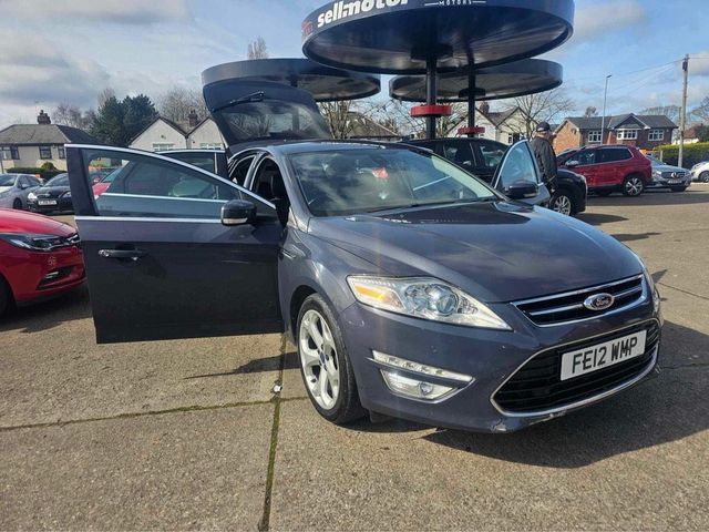 Ford Mondeo 2.0 TDCi Titanium X Euro 5 5dr (2012) - Picture 18