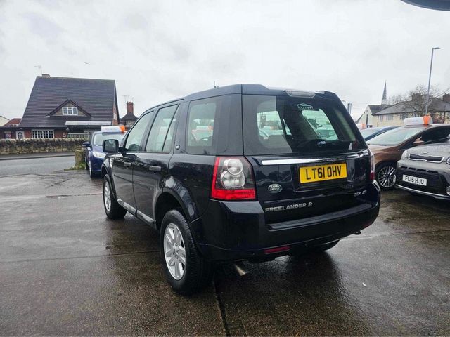Land Rover Freelander 2 2.2 SD4 XS CommandShift 4WD Euro 5 5dr (2011) - Picture 6