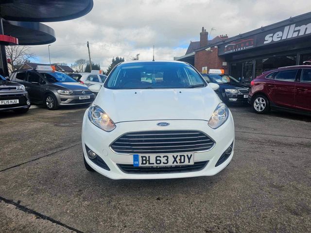 Ford Fiesta 1.0T EcoBoost Zetec Euro 5 (s/s) 5dr (2014) - Picture 2