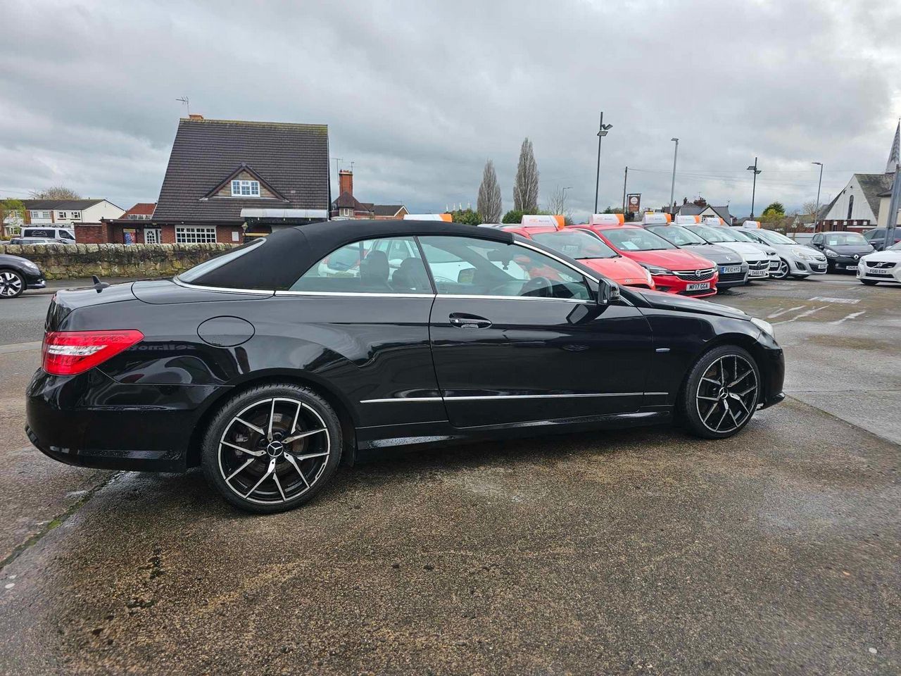 Mercedes-Benz E Class 1.8 E200 BlueEfficiency Sport Cabriolet G-Tronic+ Euro 5 (s/s) 2dr - Picture 11 of 19