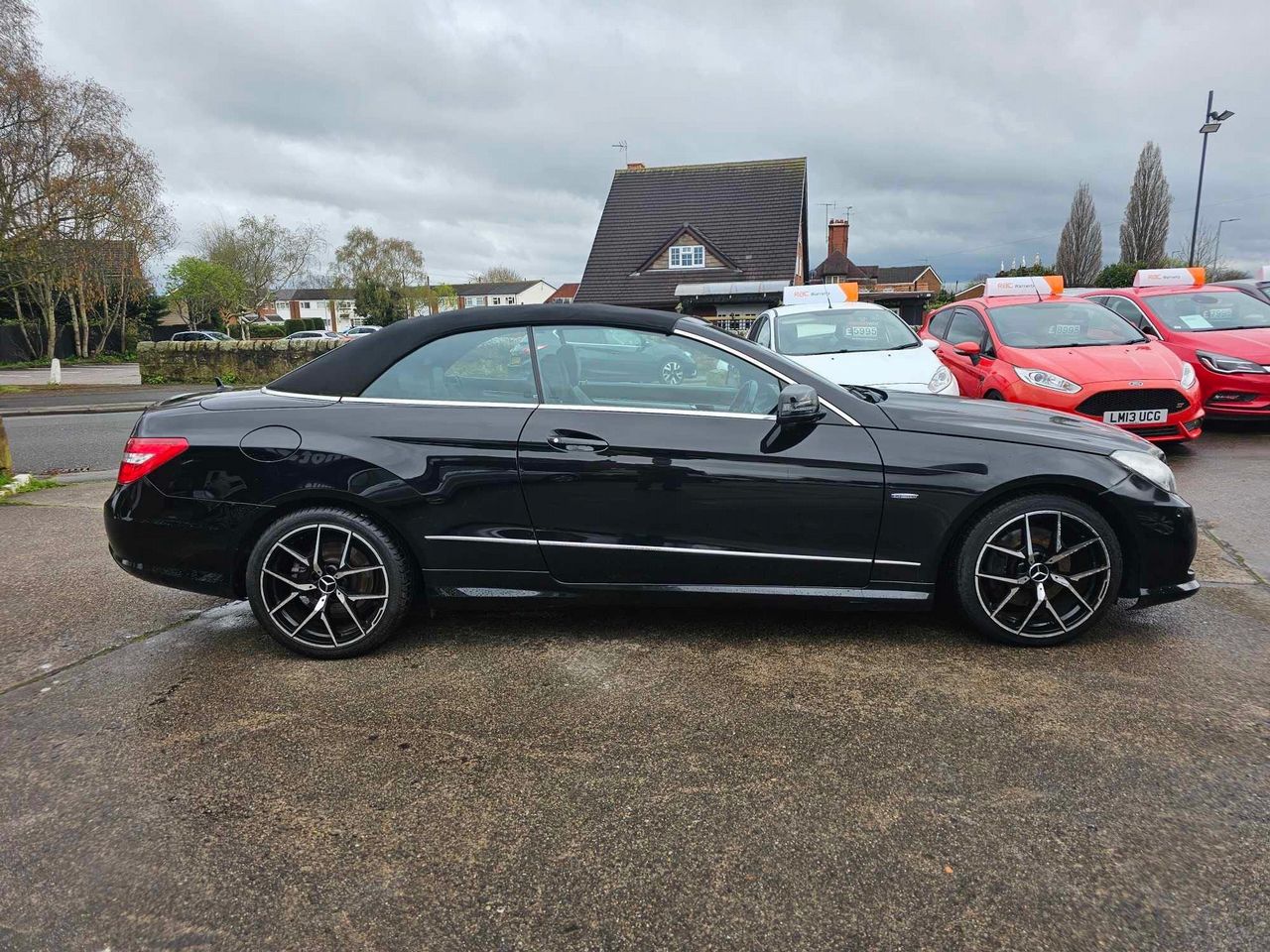 Mercedes-Benz E Class 1.8 E200 BlueEfficiency Sport Cabriolet G-Tronic+ Euro 5 (s/s) 2dr - Picture 12 of 19