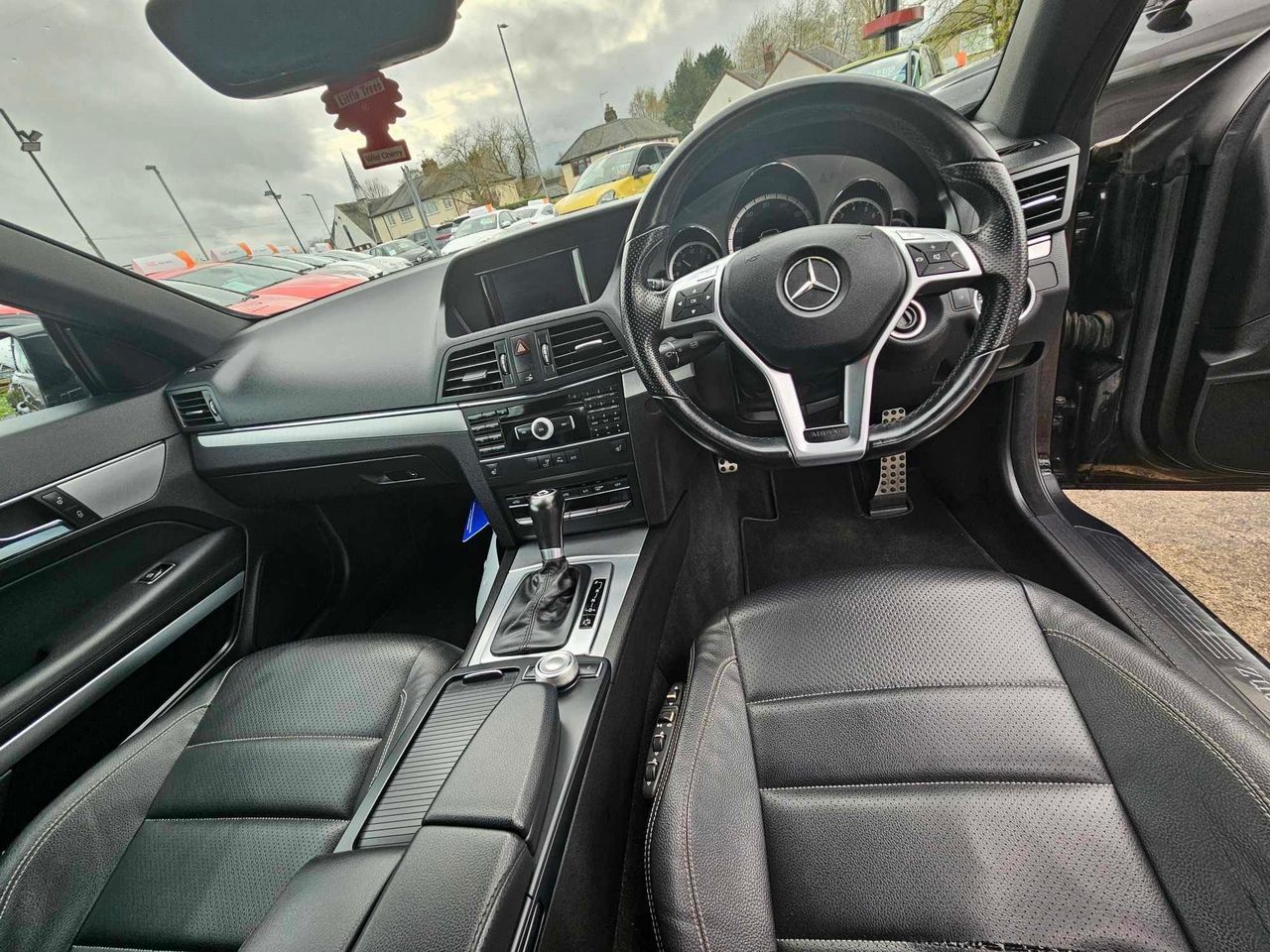 Mercedes-Benz E Class 1.8 E200 BlueEfficiency Sport Cabriolet G-Tronic+ Euro 5 (s/s) 2dr - Picture 15 of 19