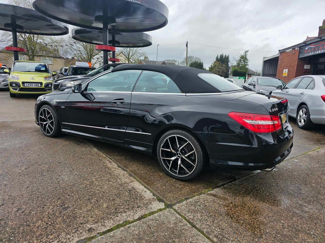 Mercedes-Benz E Class 1.8 E200 BlueEfficiency Sport Cabriolet G-Tronic+ Euro 5 (s/s) 2dr - Picture 7 of 19