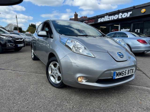 Nissan Leaf 24kWh Acenta Auto 5dr (2015) - Picture 2