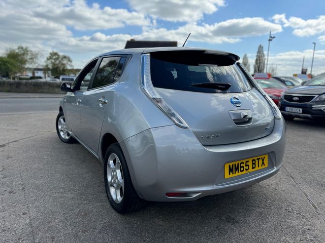 Nissan Leaf 24kWh Acenta Auto 5dr (2015) - Picture 6