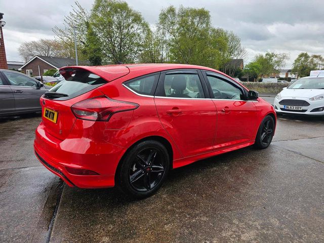 Ford Focus 1.0T EcoBoost Zetec S Euro 6 (s/s) 5dr (2015) - Picture 5