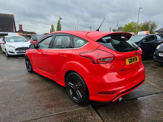 Ford Focus 1.0T EcoBoost Zetec S Euro 6 (s/s) 5dr (2015) - Picture 8