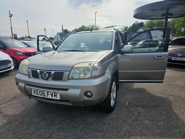 Nissan X-Trail 2.2 dCi Columbia 5dr (2006) - Picture 16