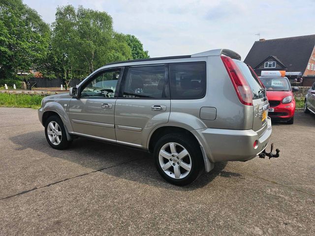 Nissan X-Trail 2.2 dCi Columbia 5dr (2006) - Picture 6