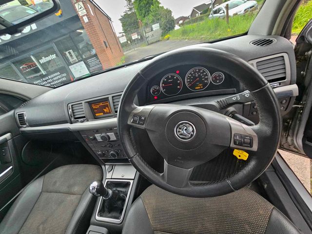 Vauxhall Vectra 1.9 CDTi Design 5dr (2008) - Picture 11