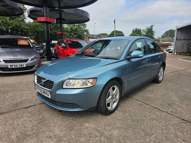 Volvo S40 2.0D S Euro 4 4dr (2010) - Picture 4