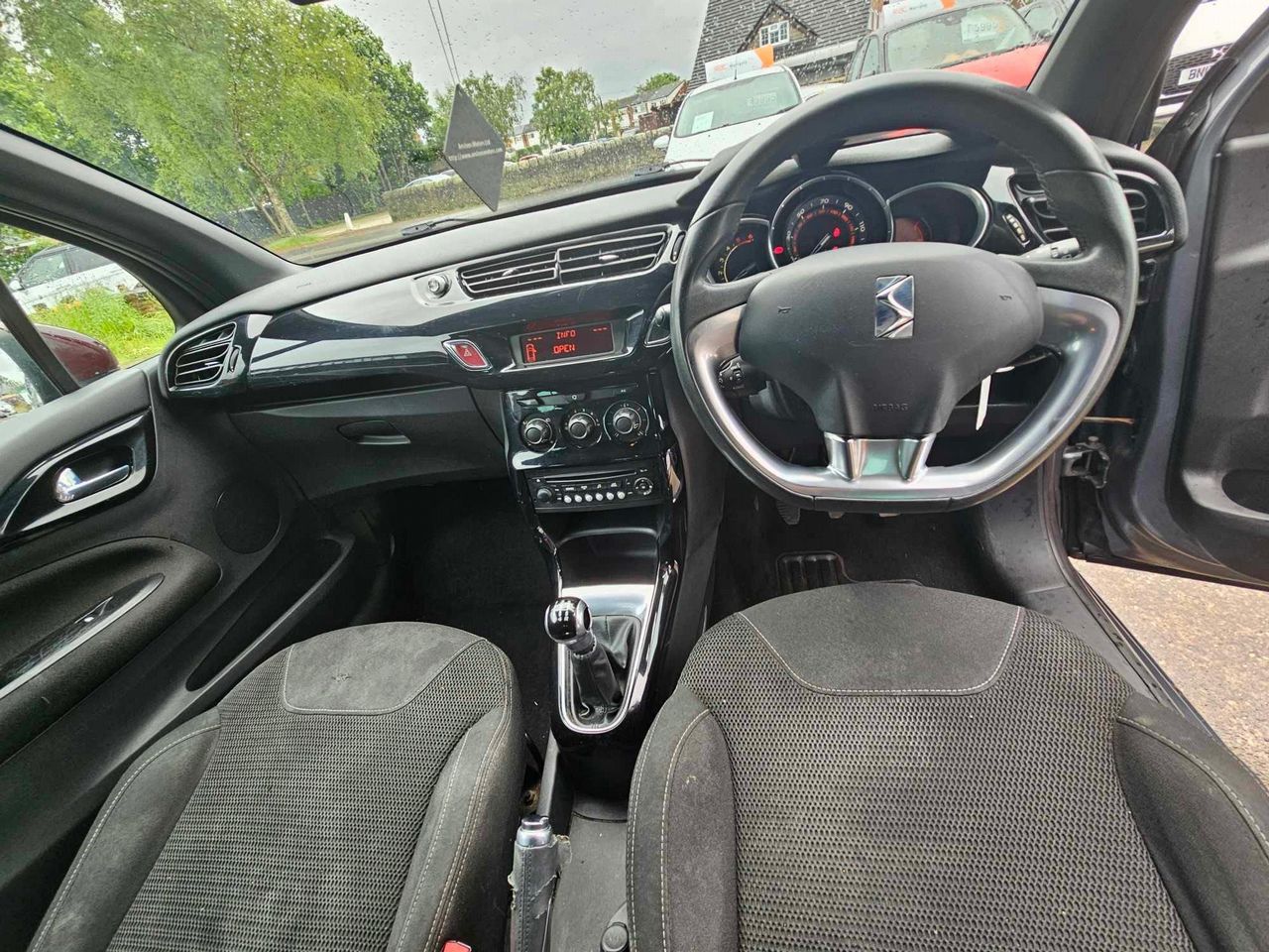 Citroen DS3 1.6 e-HDi Airdream DStyle Euro 5 (s/s) 3dr - Picture 14 of 19