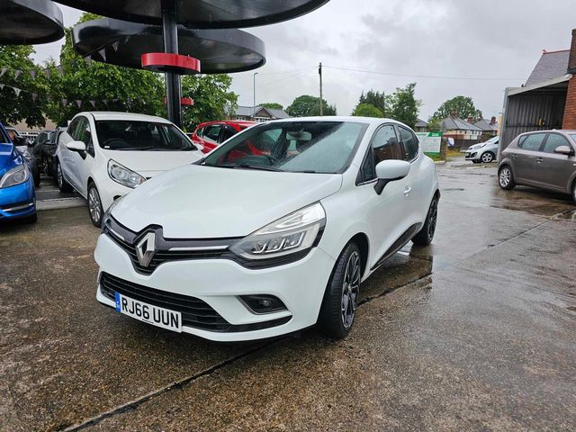 Renault Clio 1.5 dCi Dynamique S Nav Euro 6 (s/s) 5dr (2017) - Picture 11