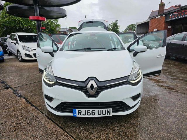 Renault Clio 1.5 dCi Dynamique S Nav Euro 6 (s/s) 5dr (2017) - Picture 18