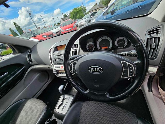 Kia Ceed 1.6 LS 5dr (2008) - Picture 14