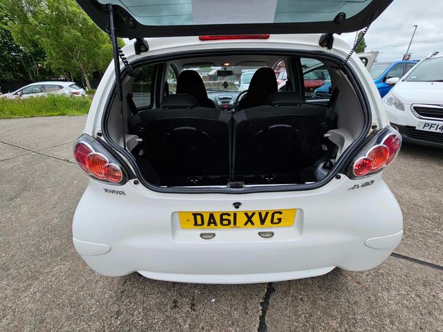 Toyota AYGO 1.0 VVT-i Go Euro 5 5dr (2011) - Picture 15