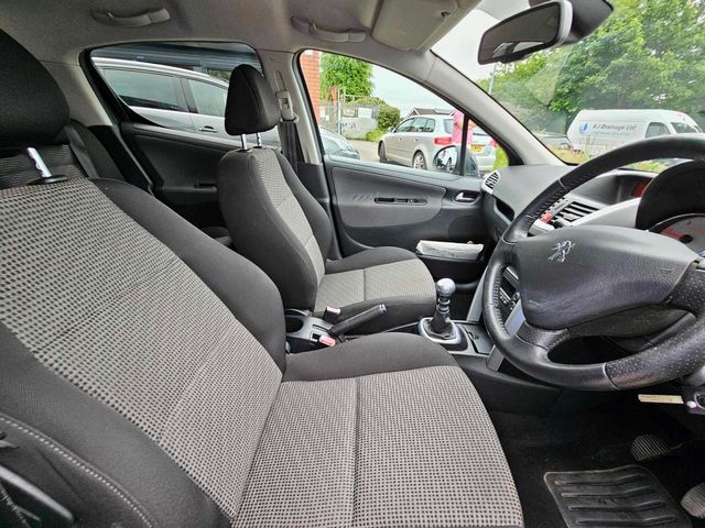 Peugeot 207 1.6 HDi Sport Euro 5 5dr (2010) - Picture 13