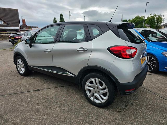 Renault Captur 1.5 dCi ENERGY Dynamique Nav Euro 6 (s/s) 5dr (2016) - Picture 16