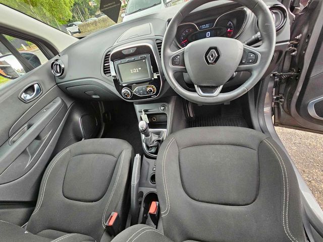 Renault Captur 1.5 dCi ENERGY Iconic Euro 6 (s/s) 5dr (2019) - Picture 16