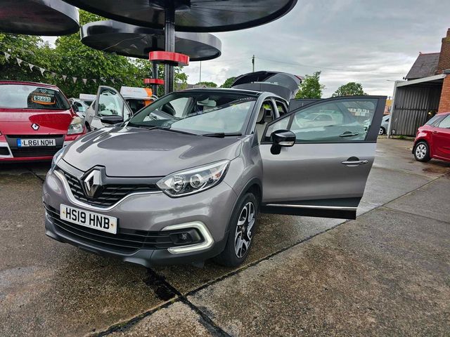 Renault Captur 1.5 dCi ENERGY Iconic Euro 6 (s/s) 5dr (2019) - Picture 17