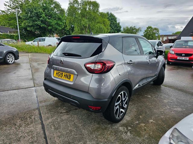 Renault Captur 1.5 dCi ENERGY Iconic Euro 6 (s/s) 5dr (2019) - Picture 3