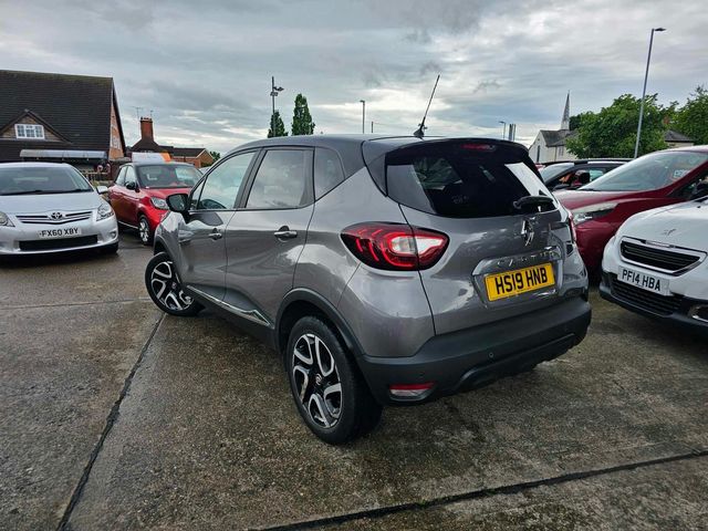 Renault Captur 1.5 dCi ENERGY Iconic Euro 6 (s/s) 5dr (2019) - Picture 5