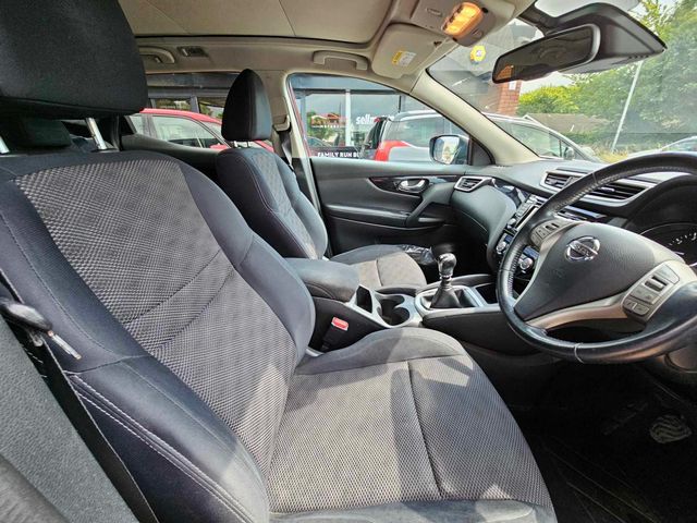 Nissan Qashqai 1.2 DIG-T Acenta Premium 2WD Euro 5 (s/s) 5dr (2014) - Picture 9