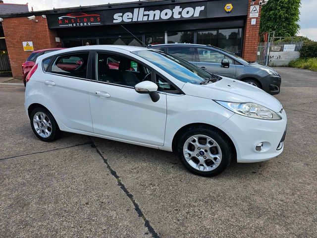 Ford Fiesta 1.25 Zetec 5dr (2012) - Picture 17