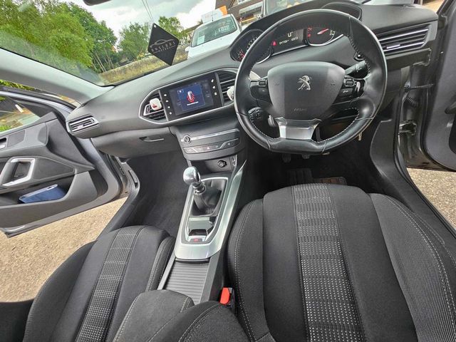 Peugeot 308 1.6 BlueHDi Allure Euro 6 (s/s) 5dr (2016) - Picture 13