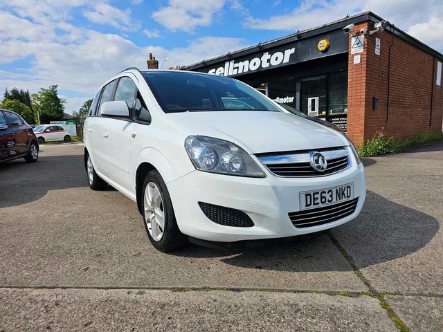 Vauxhall Zafira 1.6 16V Exclusiv Euro 5 5dr (2013) - Picture 15