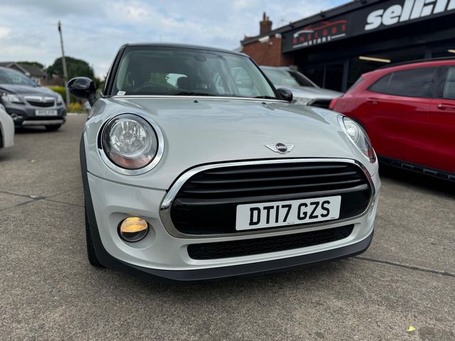 MINI Hatch 1.5 Cooper D Euro 6 (s/s) 5dr (2017) - Picture 3