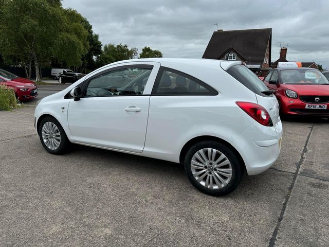 Vauxhall Corsa 1.2 16V Excite Euro 5 3dr (A/C) (2011) - Picture 7