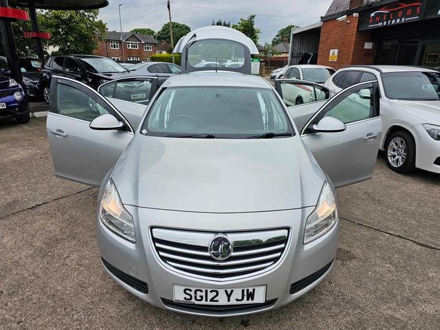 Vauxhall Insignia 1.8 16V Exclusiv Euro 5 5dr (2012) - Picture 13