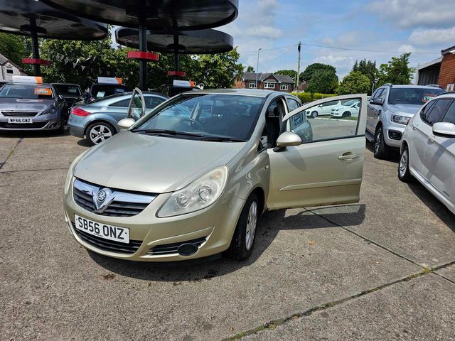 Vauxhall Corsa 1.4i 16v Club 5dr (2007) - Picture 4