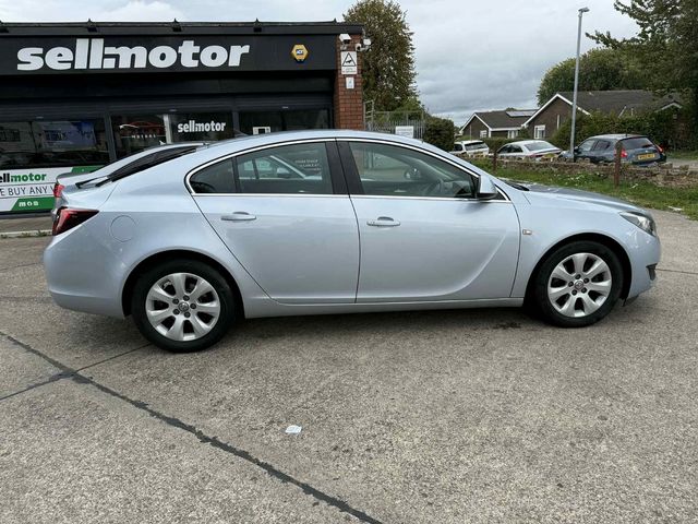 Vauxhall Insignia 1.6 CDTi ecoFLEX Tech Line Euro 6 (s/s) 5dr (2017) - Picture 11