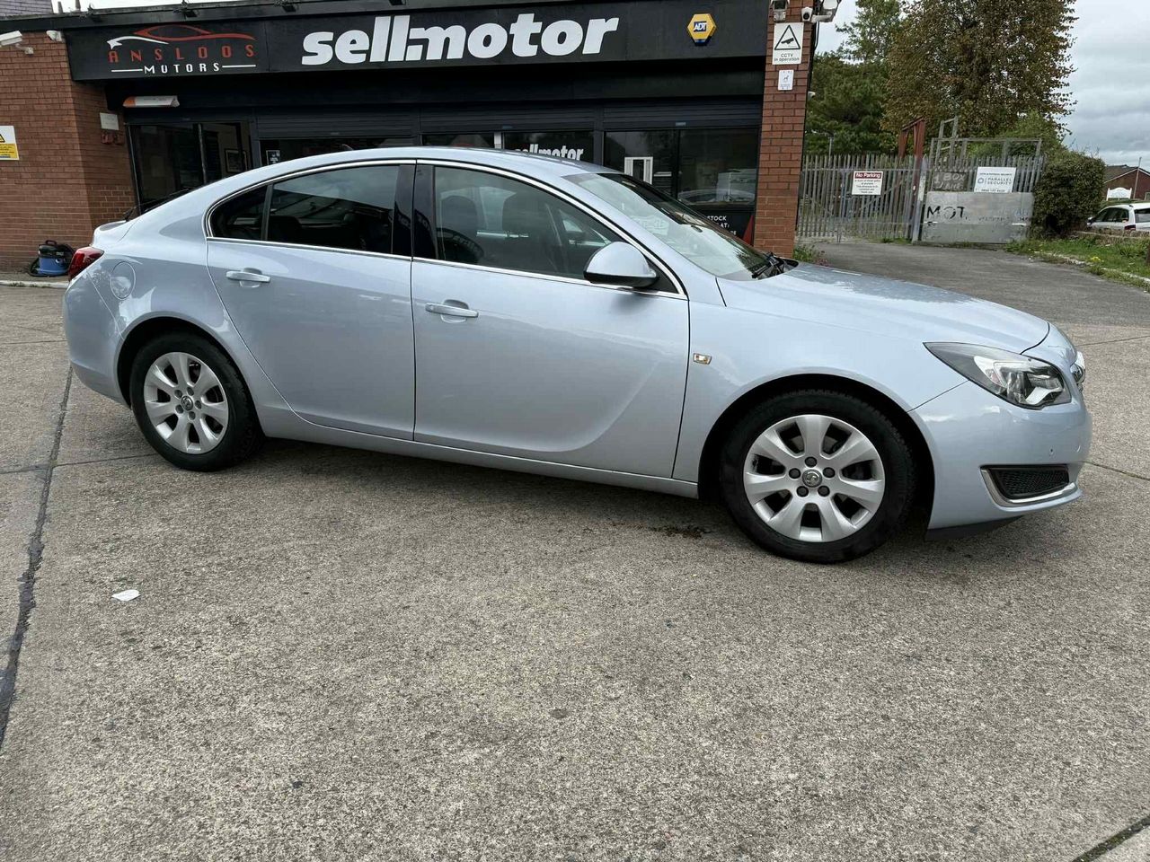 Vauxhall Insignia 1.6 CDTi ecoFLEX Tech Line Euro 6 (s/s) 5dr - Picture 12 of 19
