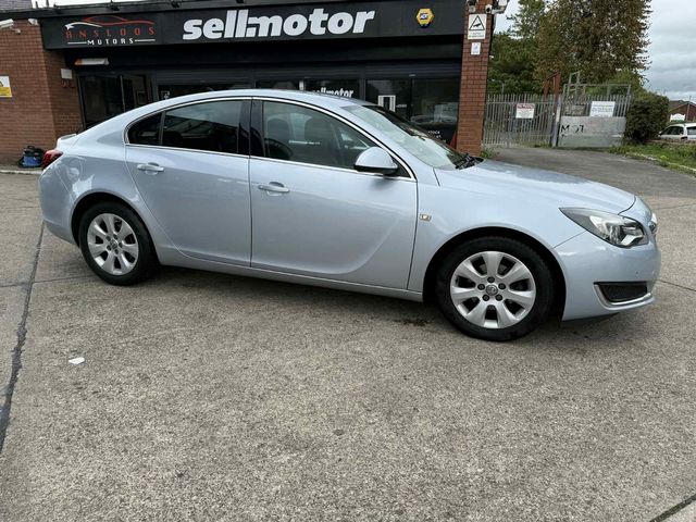 Vauxhall Insignia 1.6 CDTi ecoFLEX Tech Line Euro 6 (s/s) 5dr (2017) - Picture 12