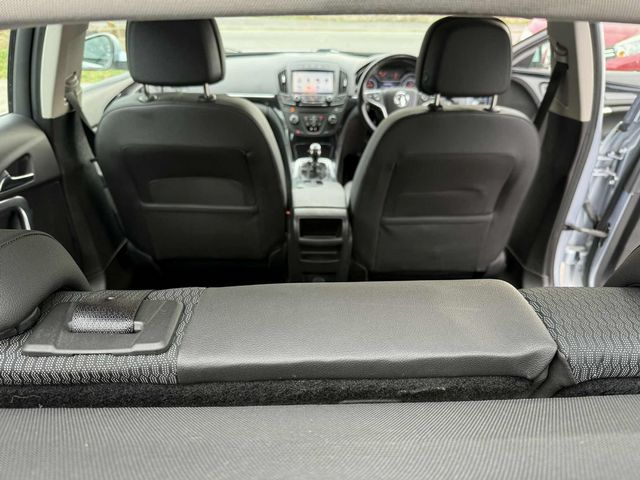 Vauxhall Insignia 1.6 CDTi ecoFLEX Tech Line Euro 6 (s/s) 5dr (2017) - Picture 17