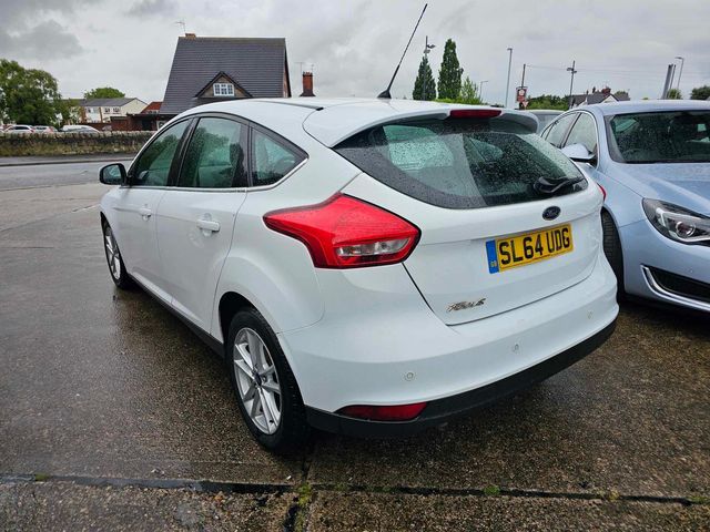 Ford Focus 1.6 TDCi Zetec Euro 5 (s/s) 5dr (2014) - Picture 3