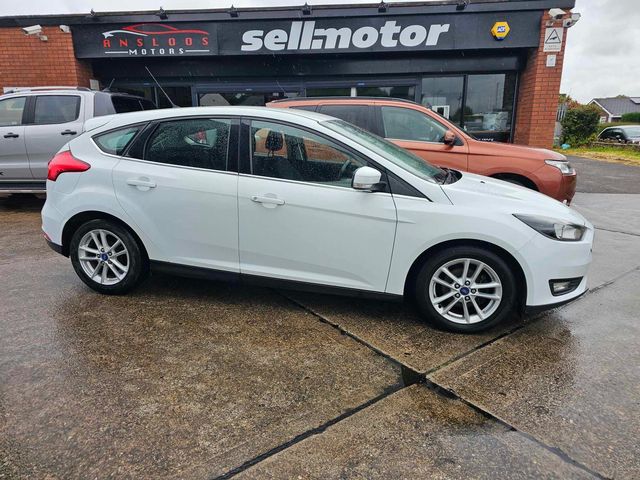 Ford Focus 1.6 TDCi Zetec Euro 5 (s/s) 5dr (2014) - Picture 6