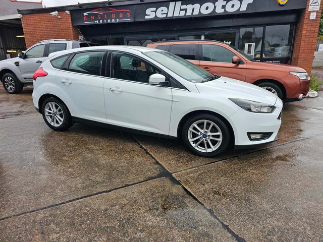 Ford Focus 1.6 TDCi Zetec Euro 5 (s/s) 5dr (2014) - Picture 7