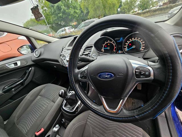 Ford Fiesta 1.0T EcoBoost Titanium Euro 6 (s/s) 5dr (2015) - Picture 10