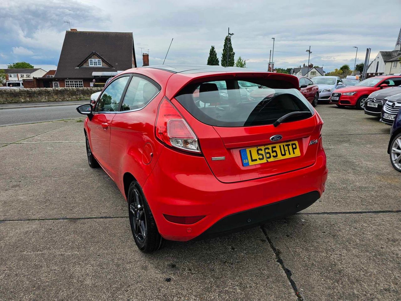 Ford Fiesta 1.0T EcoBoost Zetec Euro 6 (s/s) 3dr - Picture 8 of 22