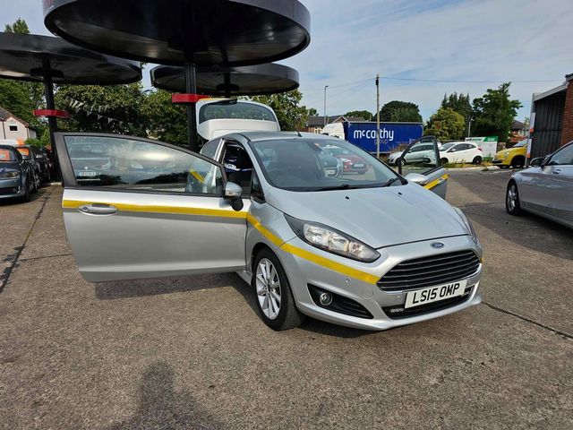 Ford Fiesta Van 1.5 TDCi Panel Van 3dr (2015) - Picture 19